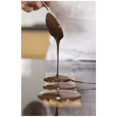 Folie z czekoladowym logo do wylewania